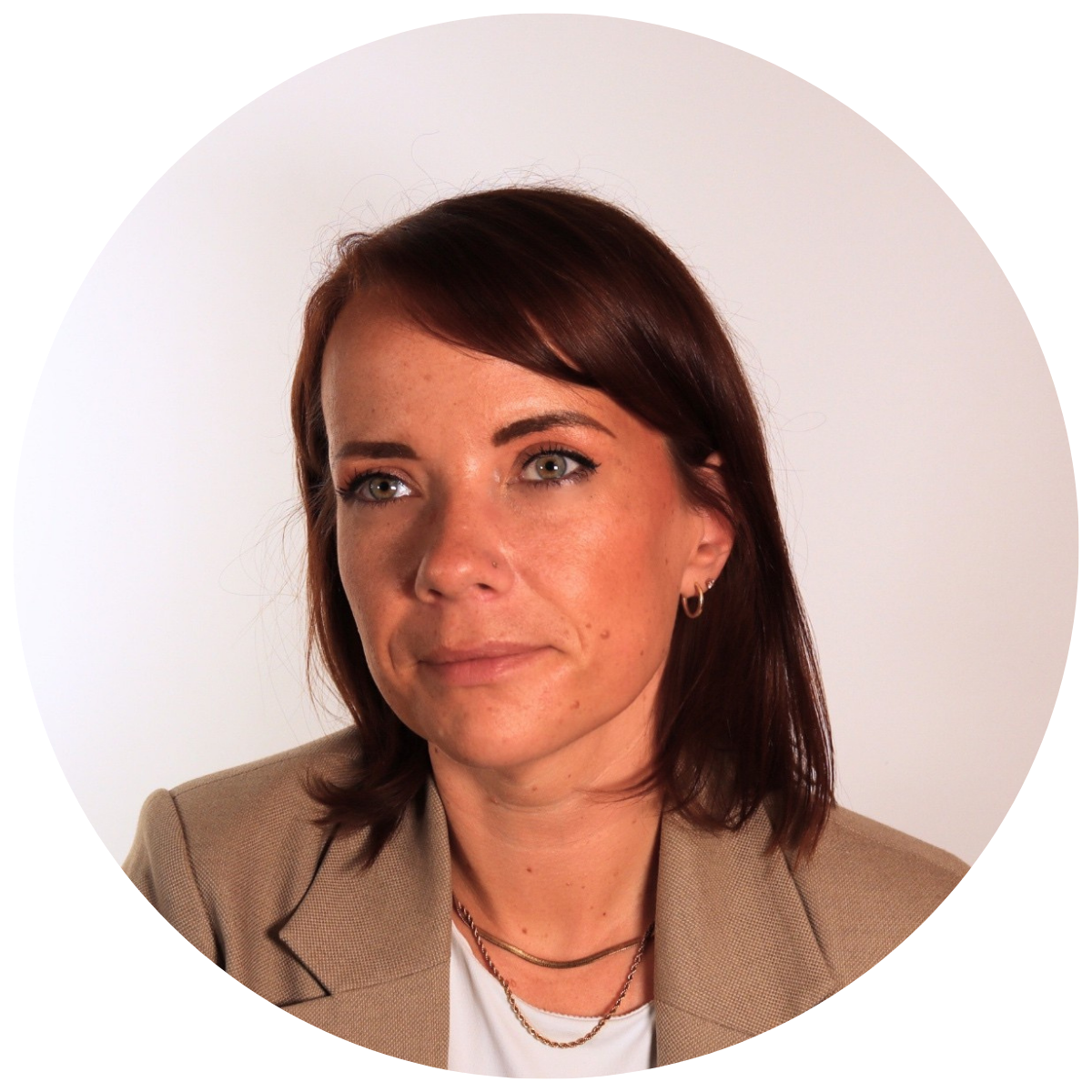 Fiona headshot circle